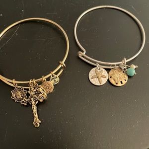 Set of 2  bracelets